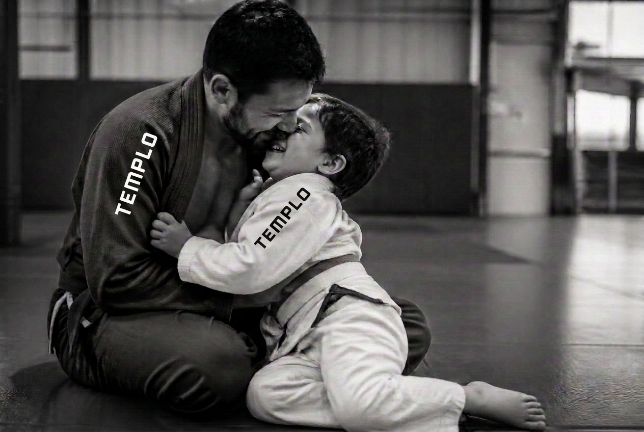 Pai e filho praticando Jiu-Jitsu juntos na Helix Gym